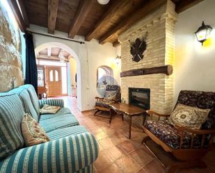 Sala d'estar de Casa o xalet en venda en El Palomar amb Aire condicionat i Terrassa