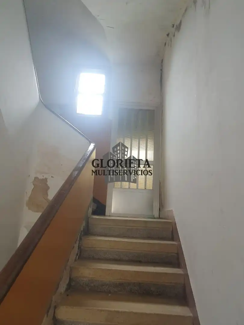 Piso en venta en Vigo  con Calefacción, Jardín privado y Amueblado