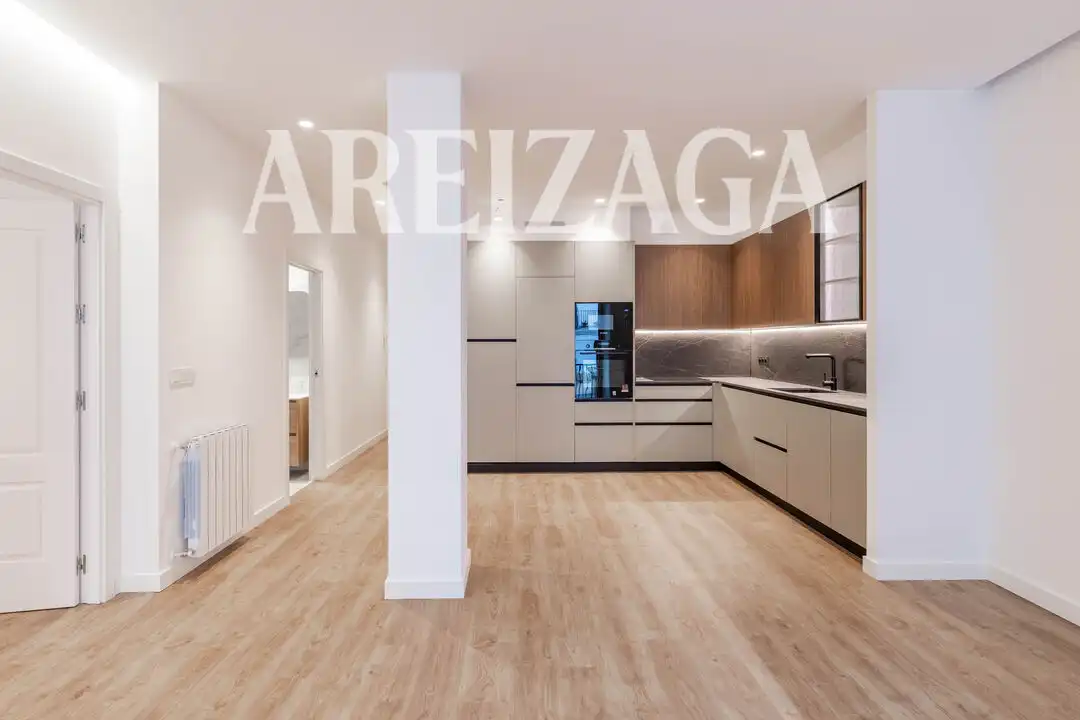 Kitchen of Flat for sale in Donostia - San Sebastián   with Heating, Terrace and Balcony