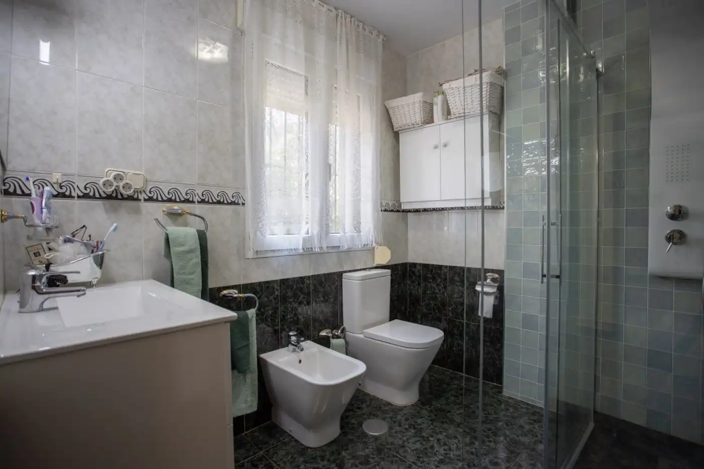 Baño de Casa o chalet en venta en Dúdar con Aire acondicionado, Calefacción y Jardín privado