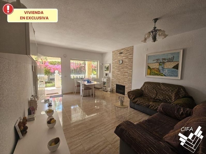 Casa adosada en venda a Calle Mota, Les Salines