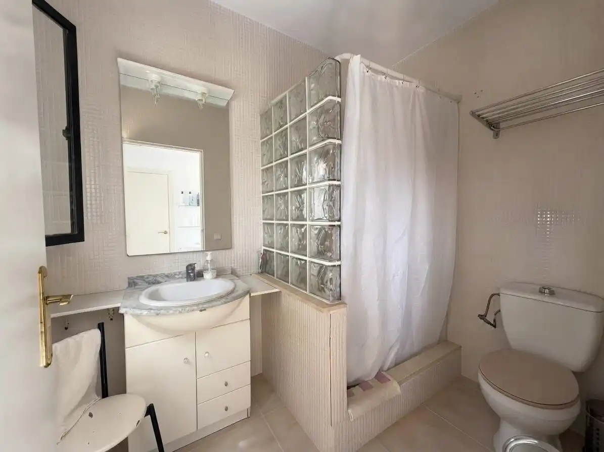 Baño de Finca rústica en venta en Consell con Aire acondicionado, Jardín privado y Terraza