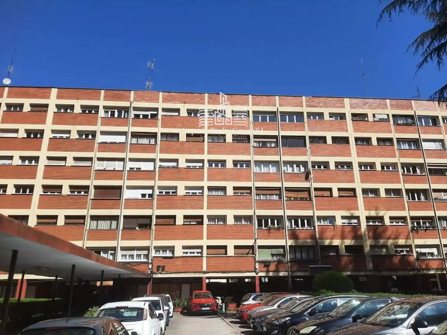 Vista exterior de Pis en venda en Oviedo  amb Calefacció i Moblat