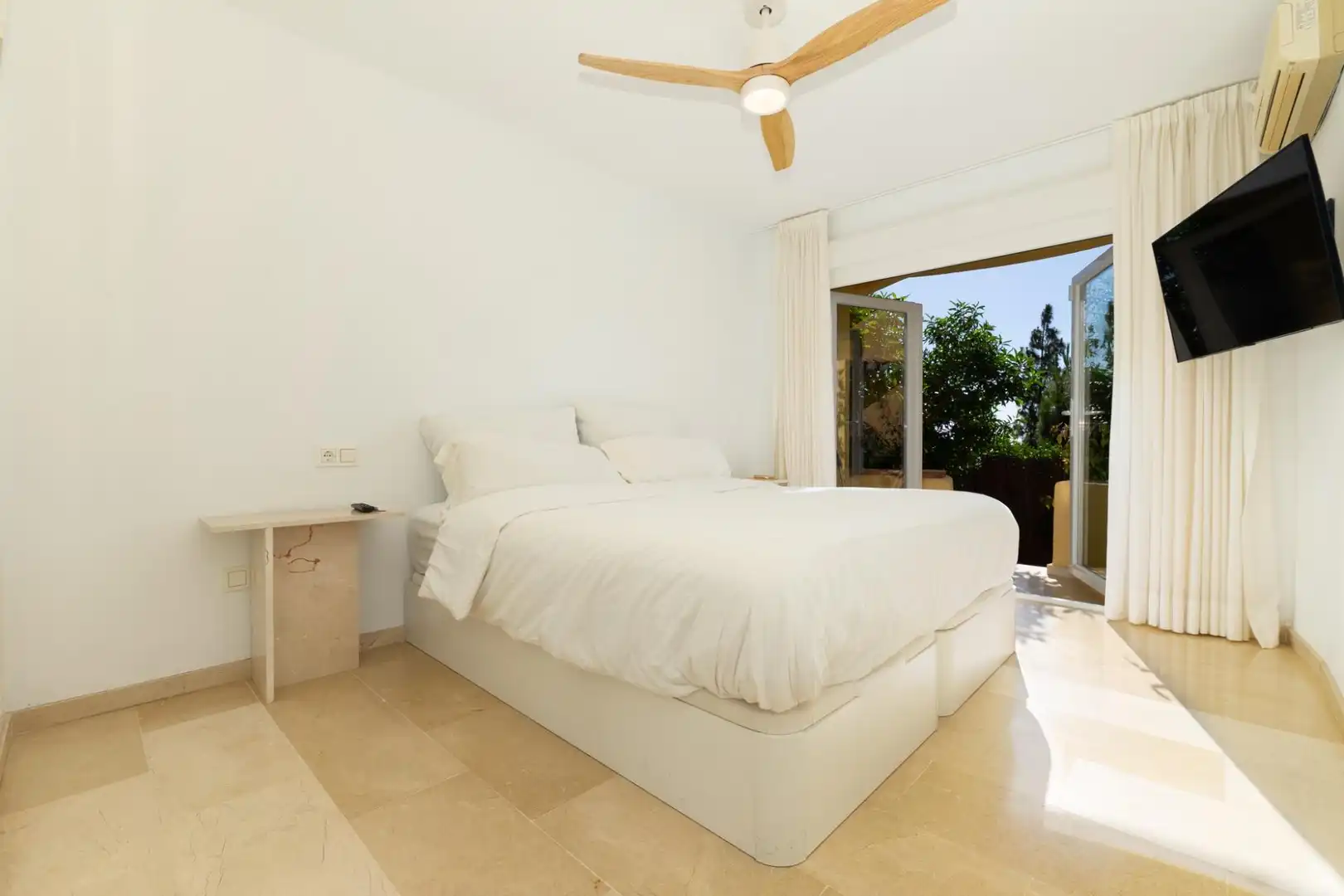 Bedroom of Detached homes for sale in Mijas