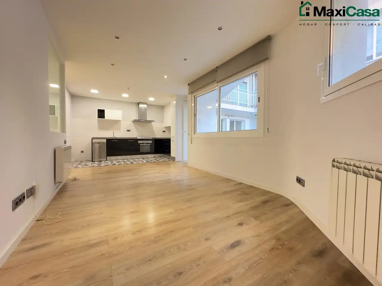 Appartamento con balcone in vendita a calle de la Duquessa d'Orleans, imagen 2
