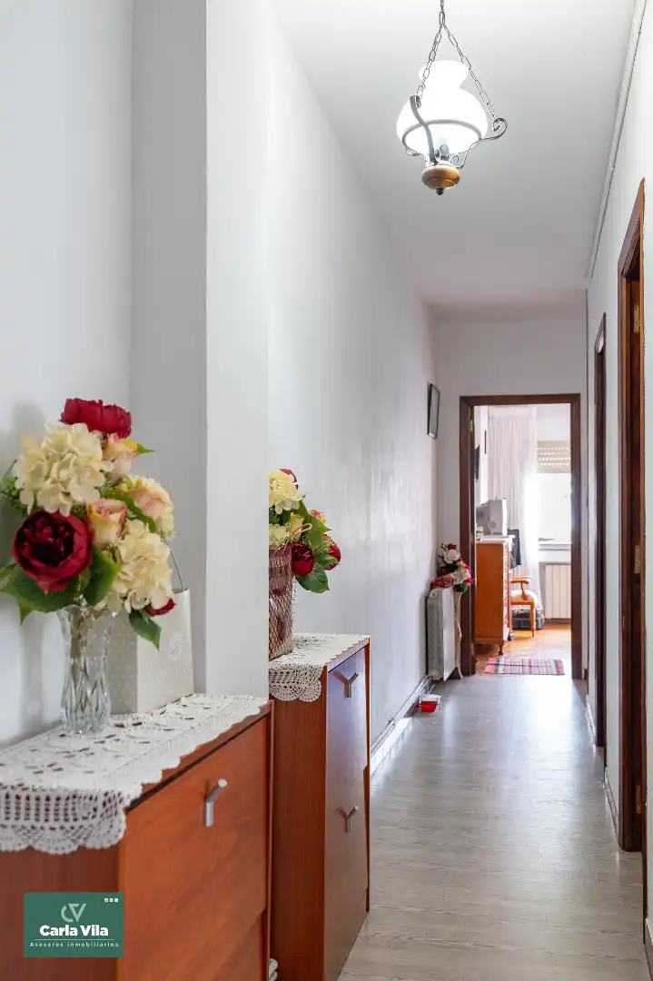 Piso en venta en Lugo con Calefacción, Parquet y Terraza