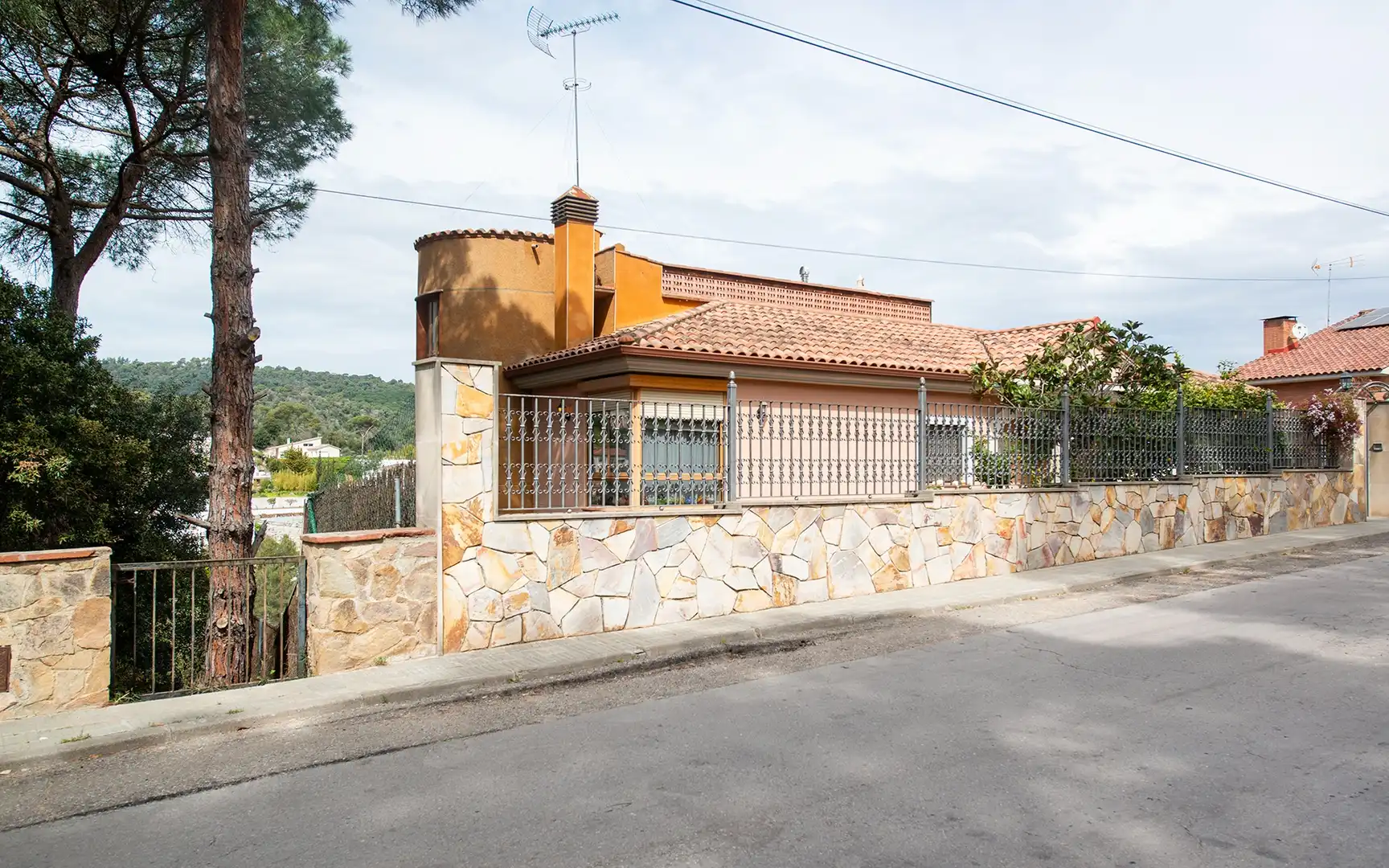 Vista exterior de Casa o xalet en venda en Argentona amb Calefacció, Jardí privat i Terrassa