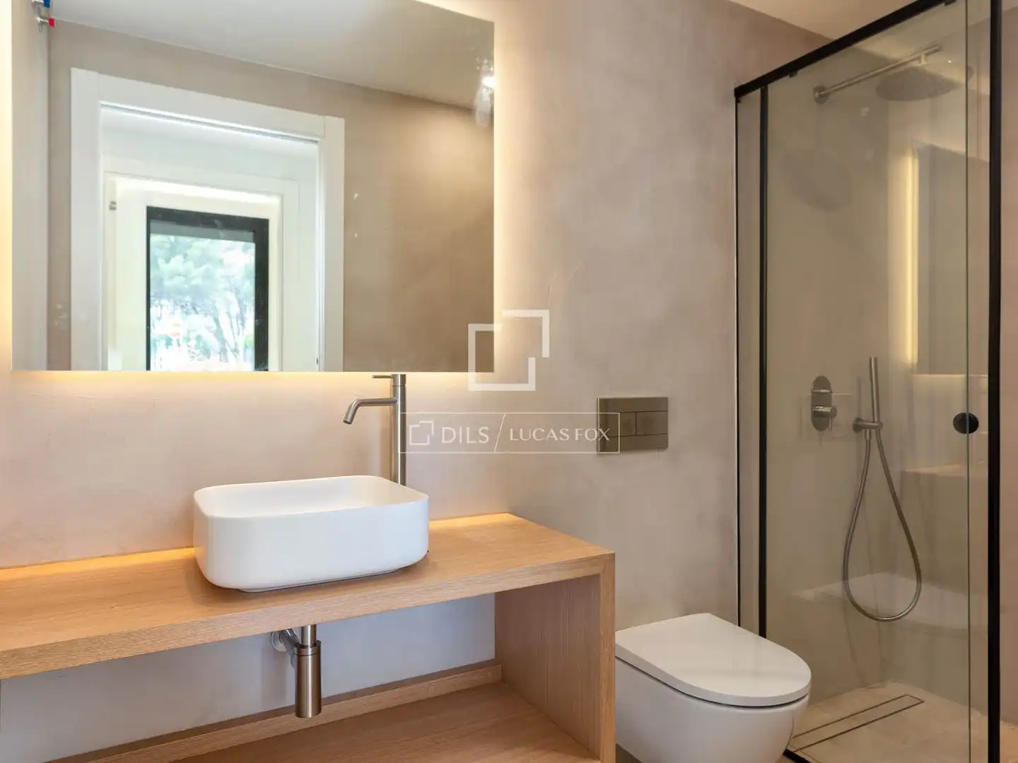 Baño de Piso en venta en Palamós con Aire acondicionado, Calefacción y Jardín privado