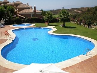 Swimming pool of House or chalet for sale in Marbella  with Air Conditioner, Terrace and Swimming Pool