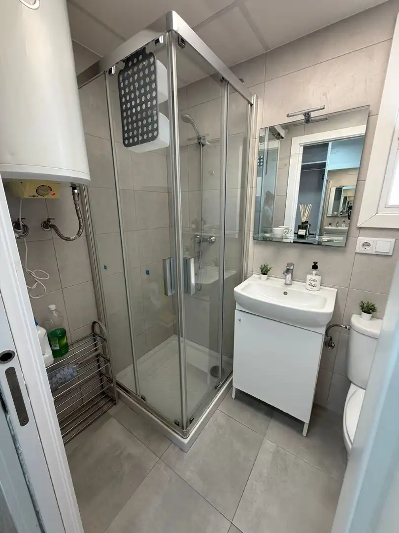 Bathroom of Study for rent in Benalmádena  with Air Conditioner, Heating and Furnished