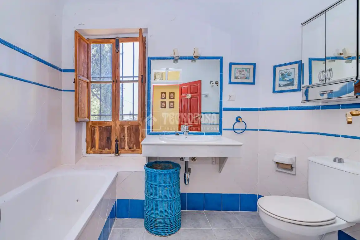 Bathroom of Houses for sale in Granada  with Heating, Terrace and Swimming Pool