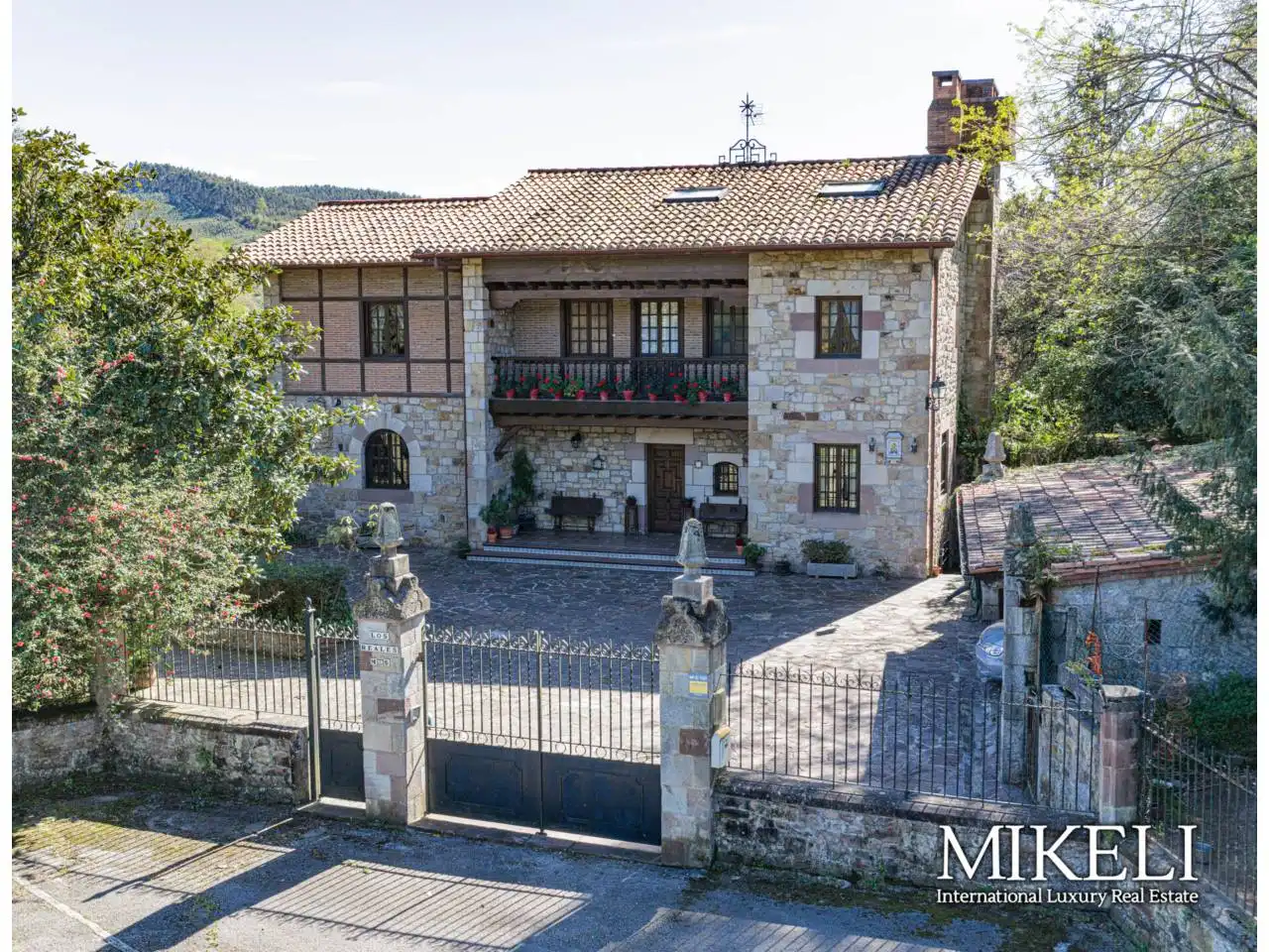 Vista exterior de Casa o xalet en venda en Piélagos amb Calefacció, Jardí privat i Terrassa
