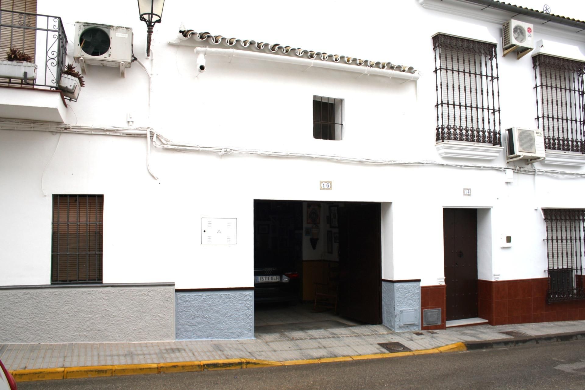 Exterior view of Single-family semi-detached for sale in Carrión de los Céspedes  with Storage room