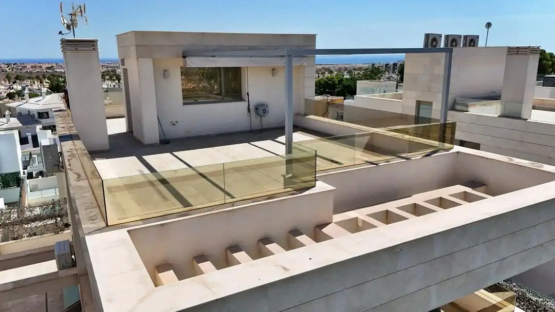 Terrassa de Casa o xalet en venda en Orihuela amb Aire condicionat, Calefacció i Jardí privat