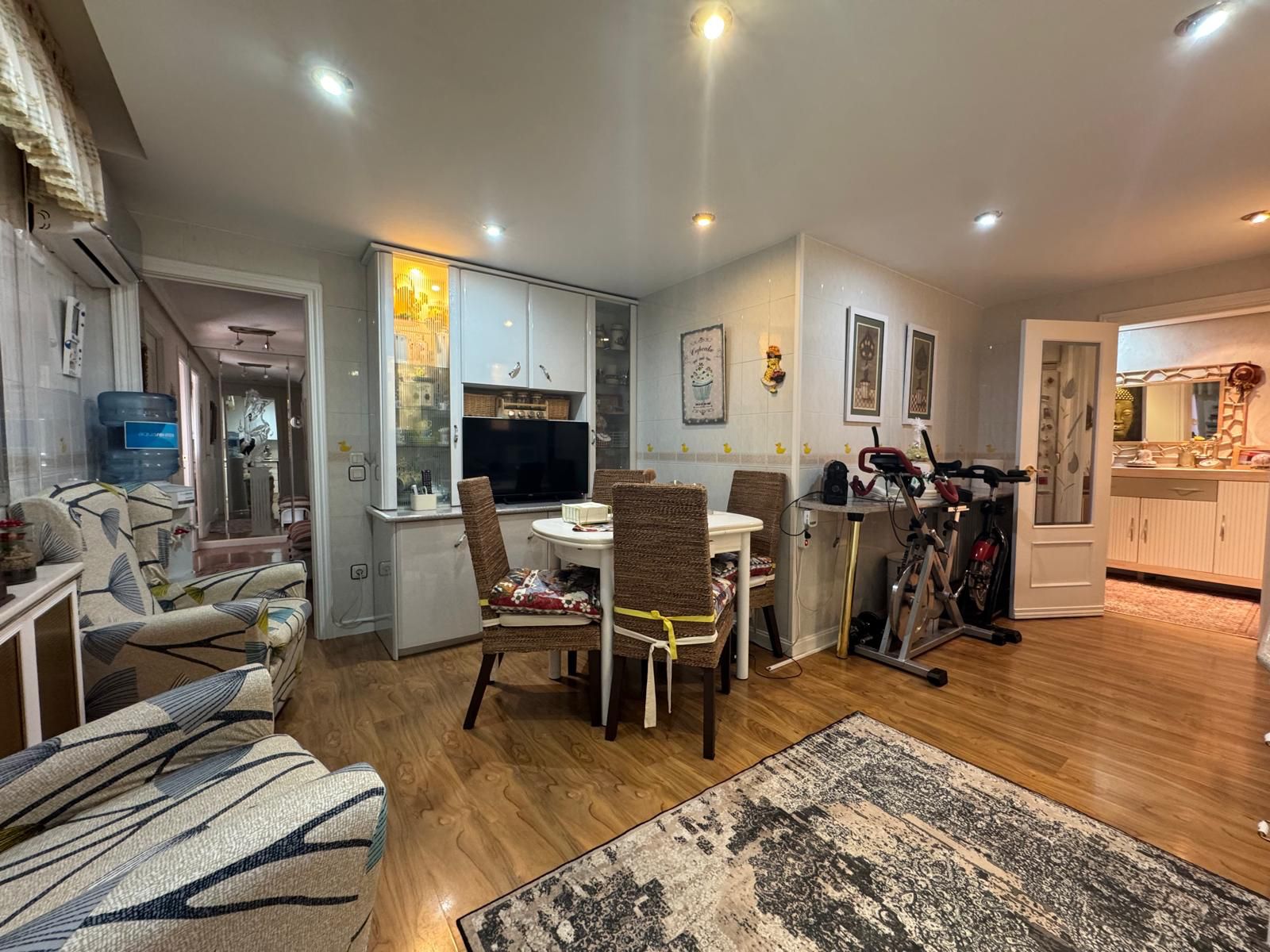 Flat for sale in Parla  with Air Conditioner, Heating and Furnished