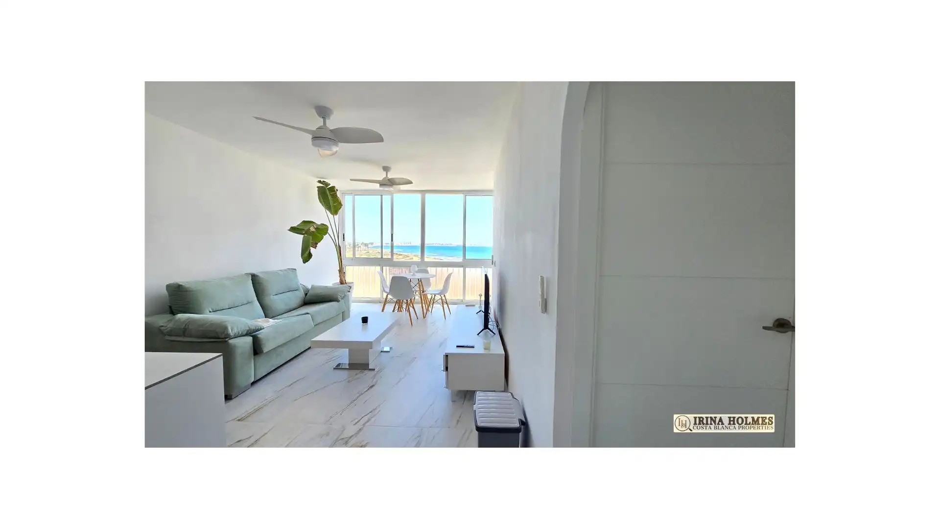 Sala de estar de Piso en venta en Torrevieja con Aire acondicionado, Jardín privado y Terraza