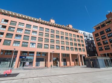Piso con ascensor en venta en Plaza Felisa Munárriz