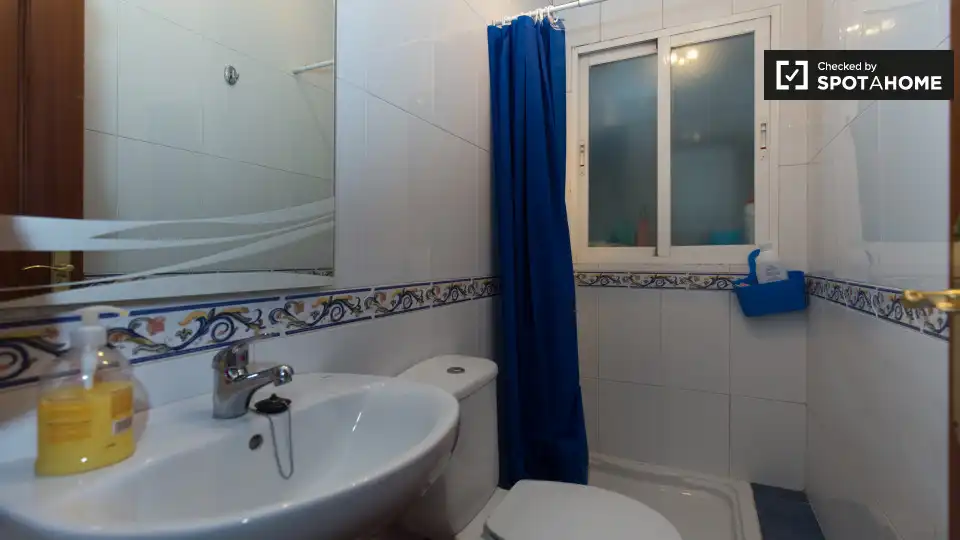 Room in Granada, Granada