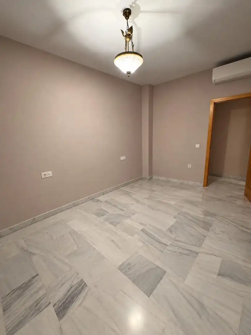 Flat for sale in Arahal, imagen 4