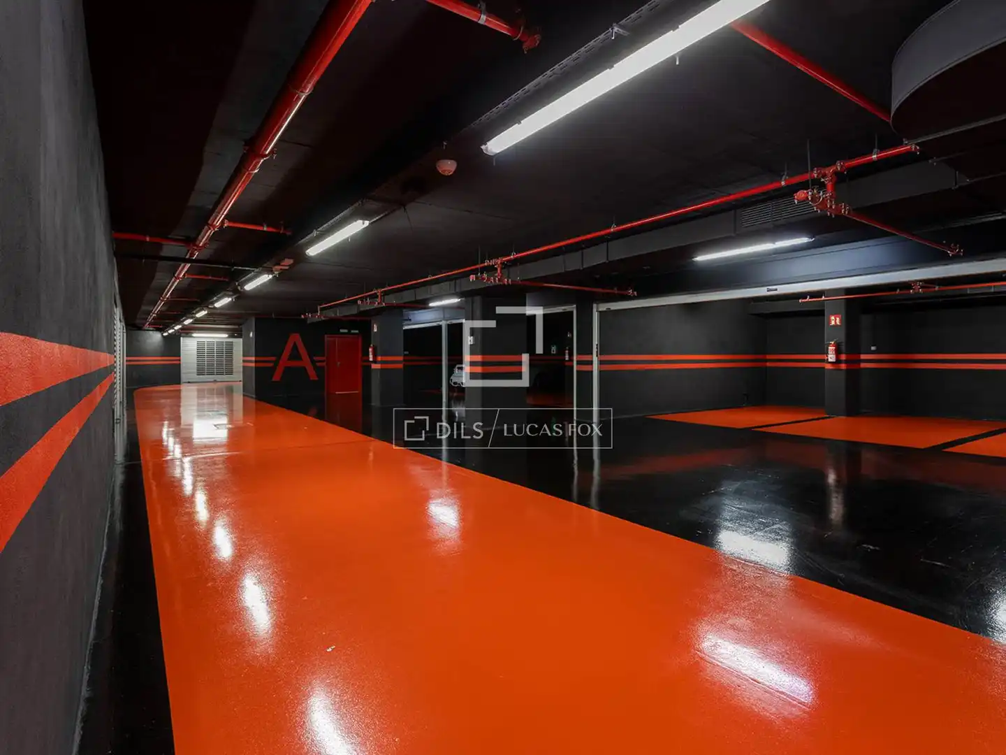 Parking de Piso en venta en Barcelona con Aire acondicionado, Calefacción y Terraza