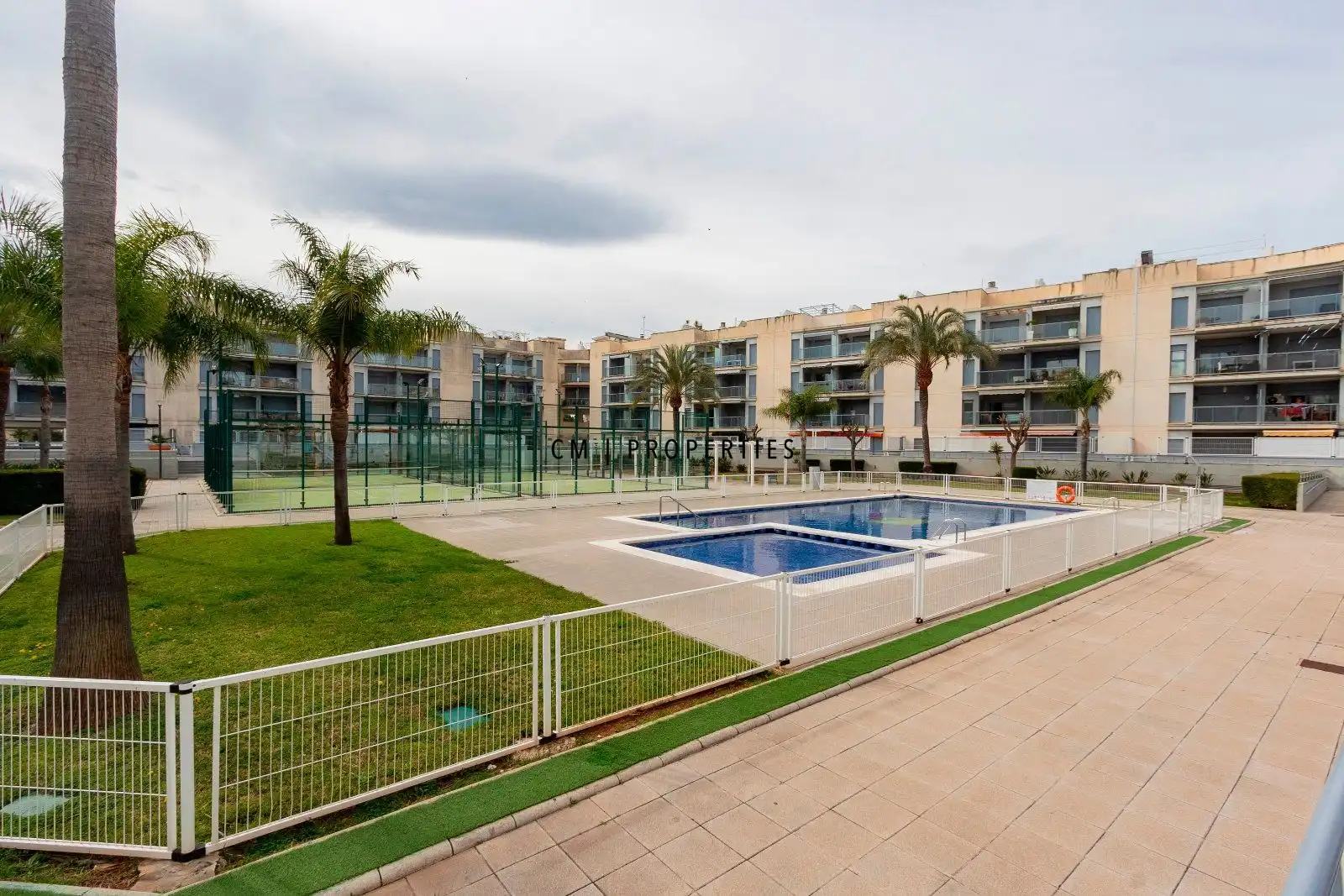 Attic for rent in Costa Brava, Almenara