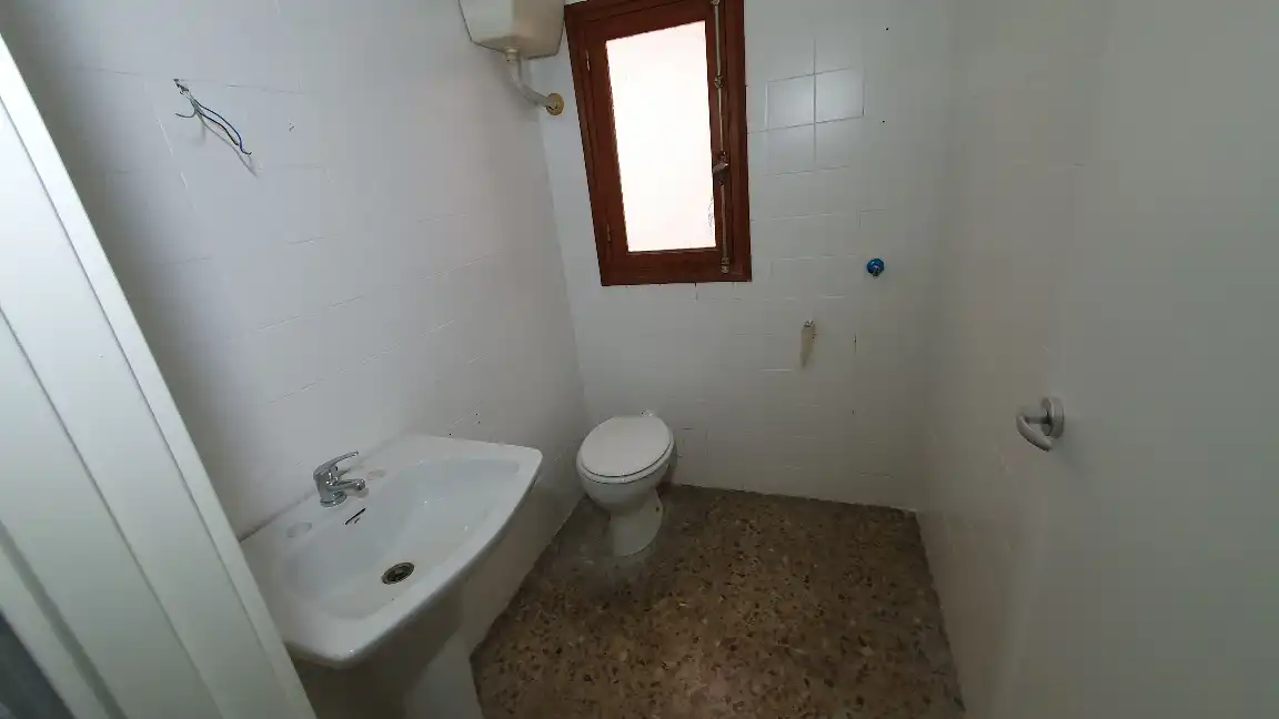 Baño de Piso en venta en Villena con Balcón