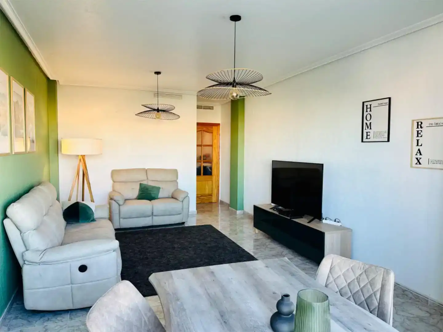 Sala de estar de Dúplex en venta en Los Montesinos con Aire acondicionado, Piscina y Amueblado