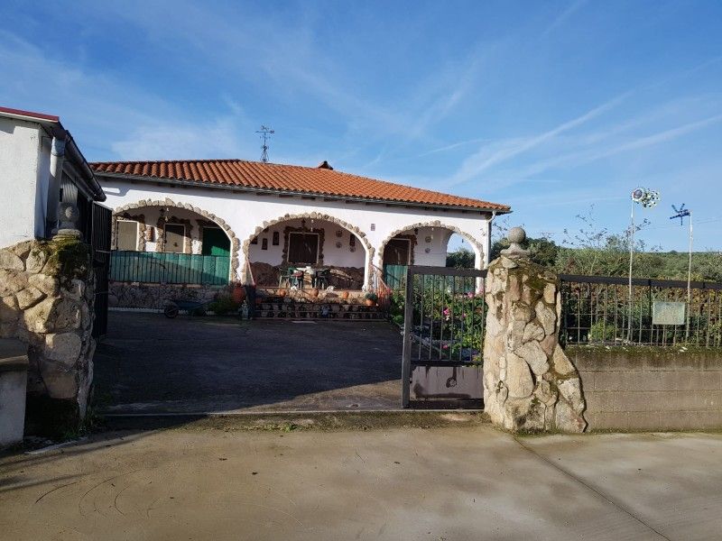 Vista exterior de Casa o xalet en venda en Cerezo