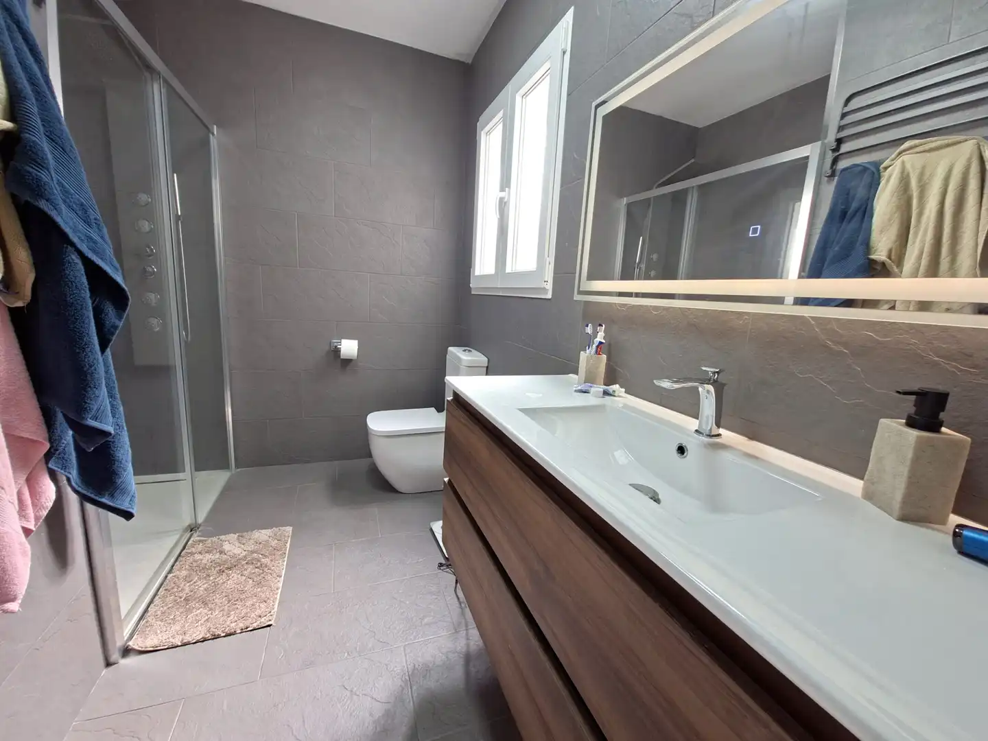 Bathroom of Flat for sale in Maó - Mahón  with Air Conditioner, Furnished and Balcony