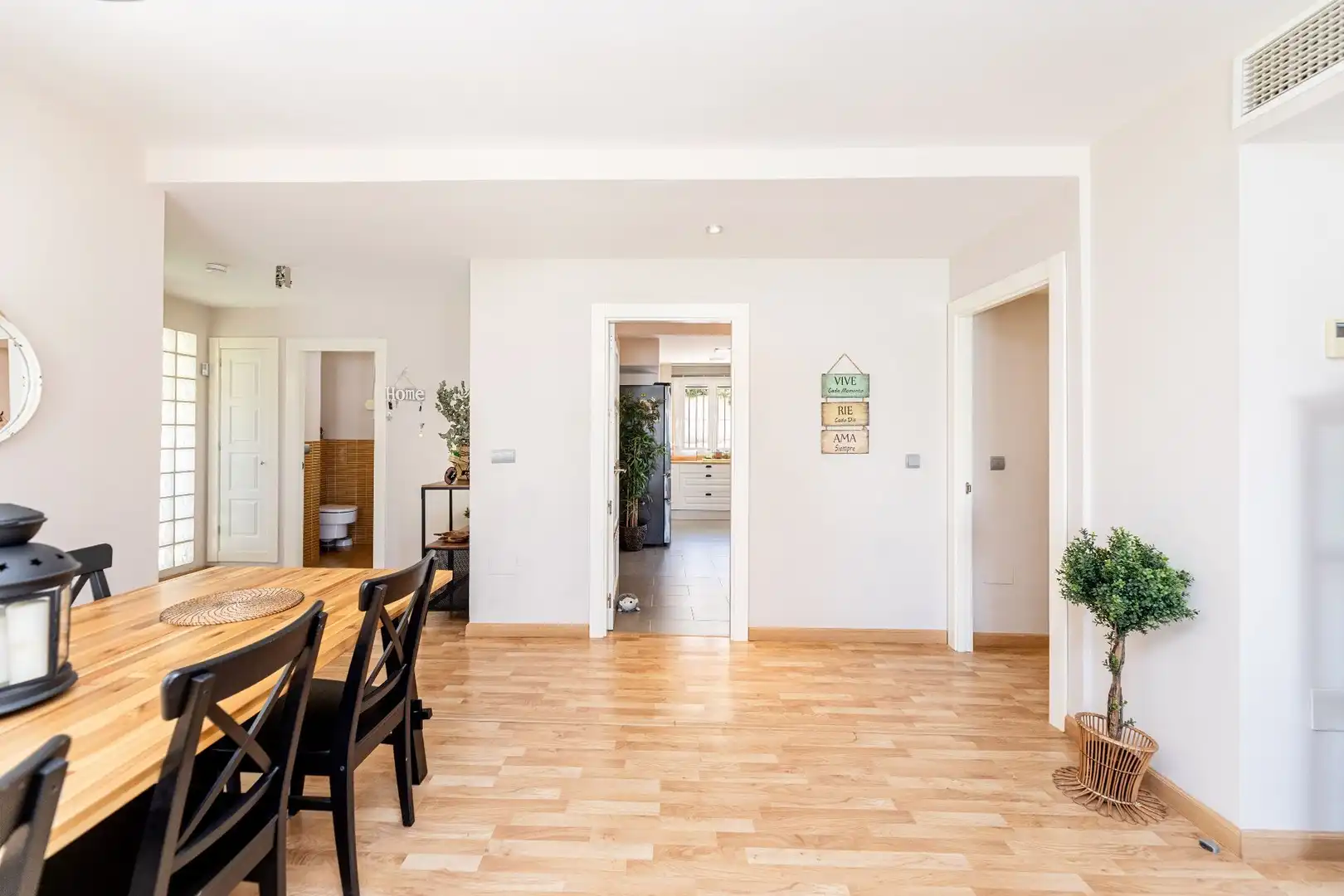 Comedor de Casa o chalet en venta en Alhaurín de la Torre con Aire acondicionado, Calefacción y Jardín privado