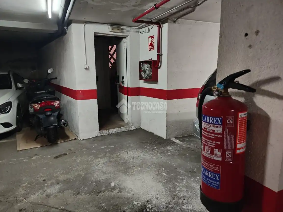 Garaje en venta en Carabanchel