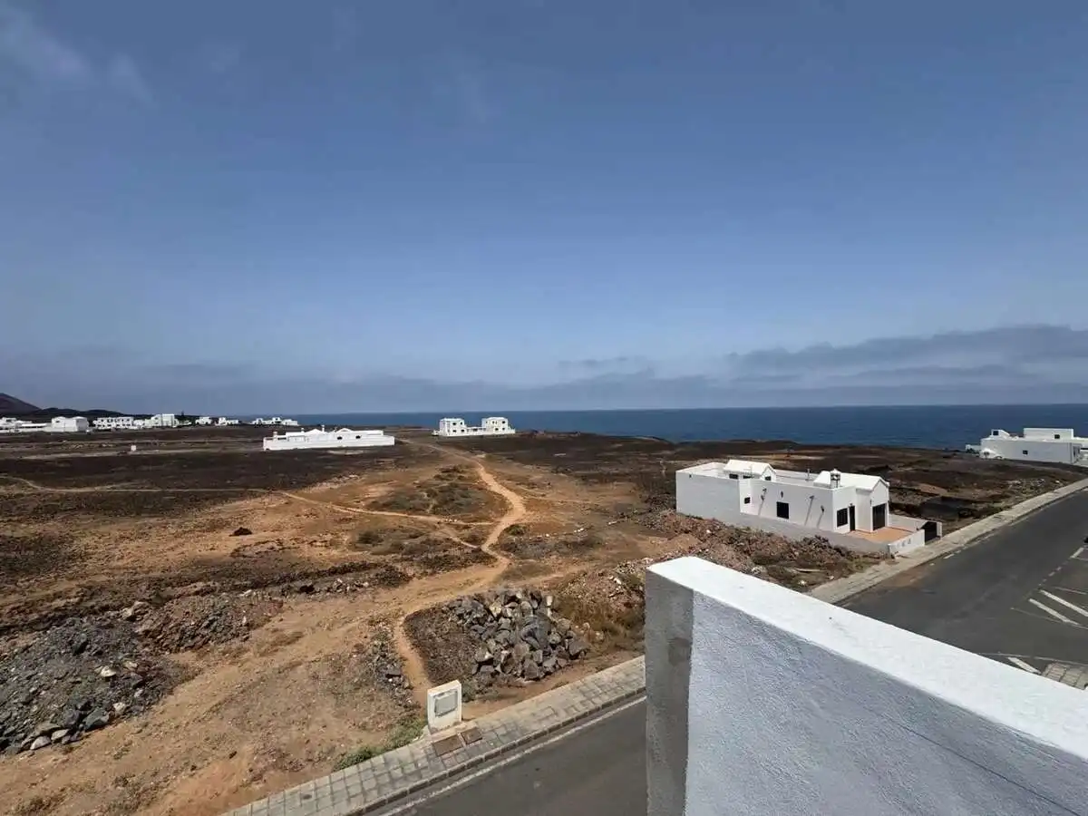 Vista exterior de Piso en venta en San Bartolomé con Terraza
