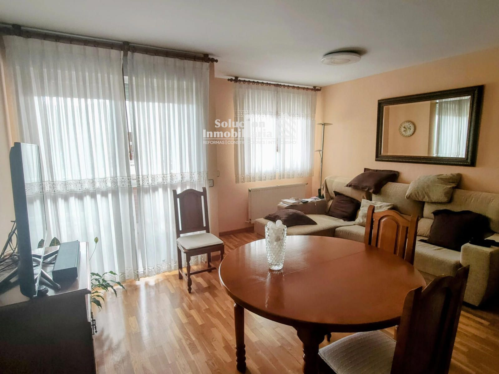 Sala d'estar de Dúplex en venda en Salamanca Capital amb Calefacció, Parquet i Moblat