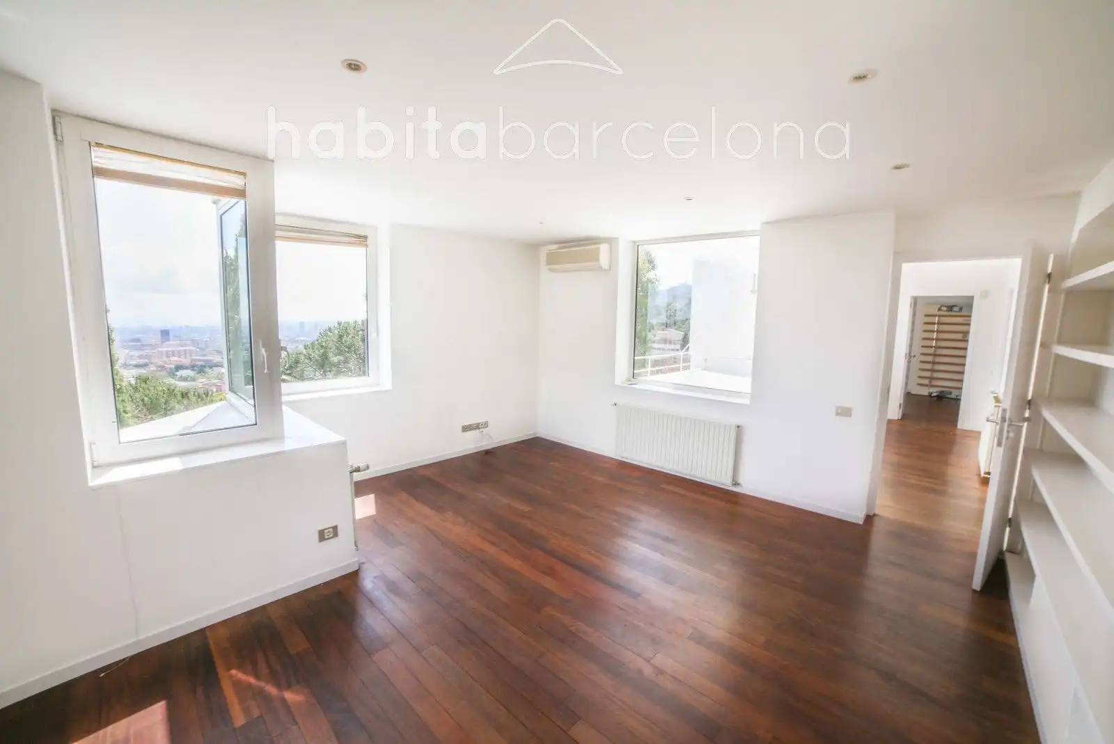 Living room of Houses for rent in Barcelona  with Air Conditioner, Heating and Private garden