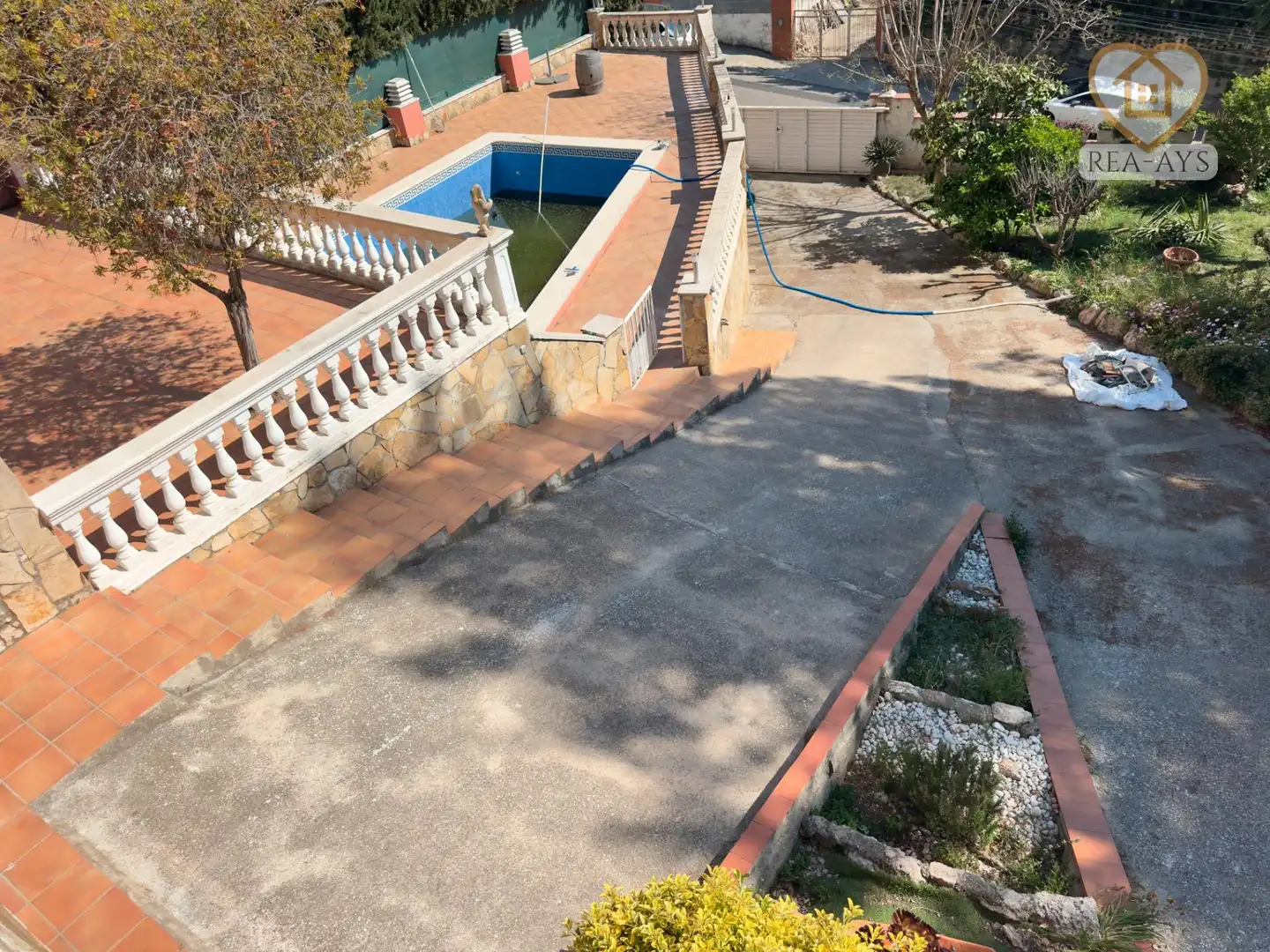 Piscina de Casa o xalet en venda en Vallirana amb Calefacció, Jardí privat i Terrassa