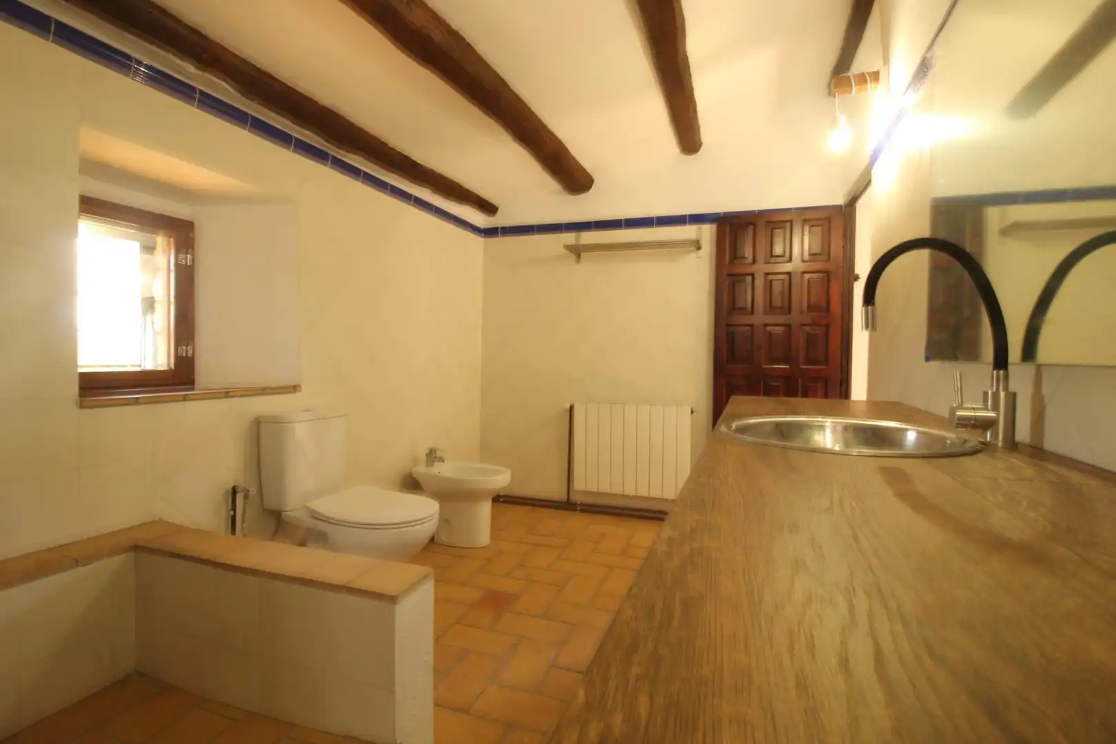 Bany de Casa o xalet de lloguer en Canyelles amb Aire condicionat, Calefacció i Jardí privat