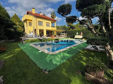 Villa avec balcon à vendre à Carrer Font del Tord