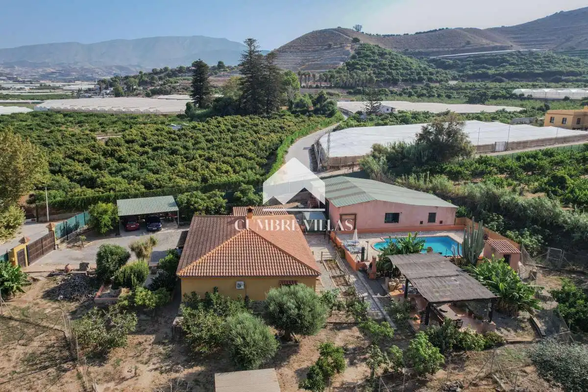 Country house zum Verkauf in Torrenueva Costa mit Privatgarten, Terrasse und Abstellraum