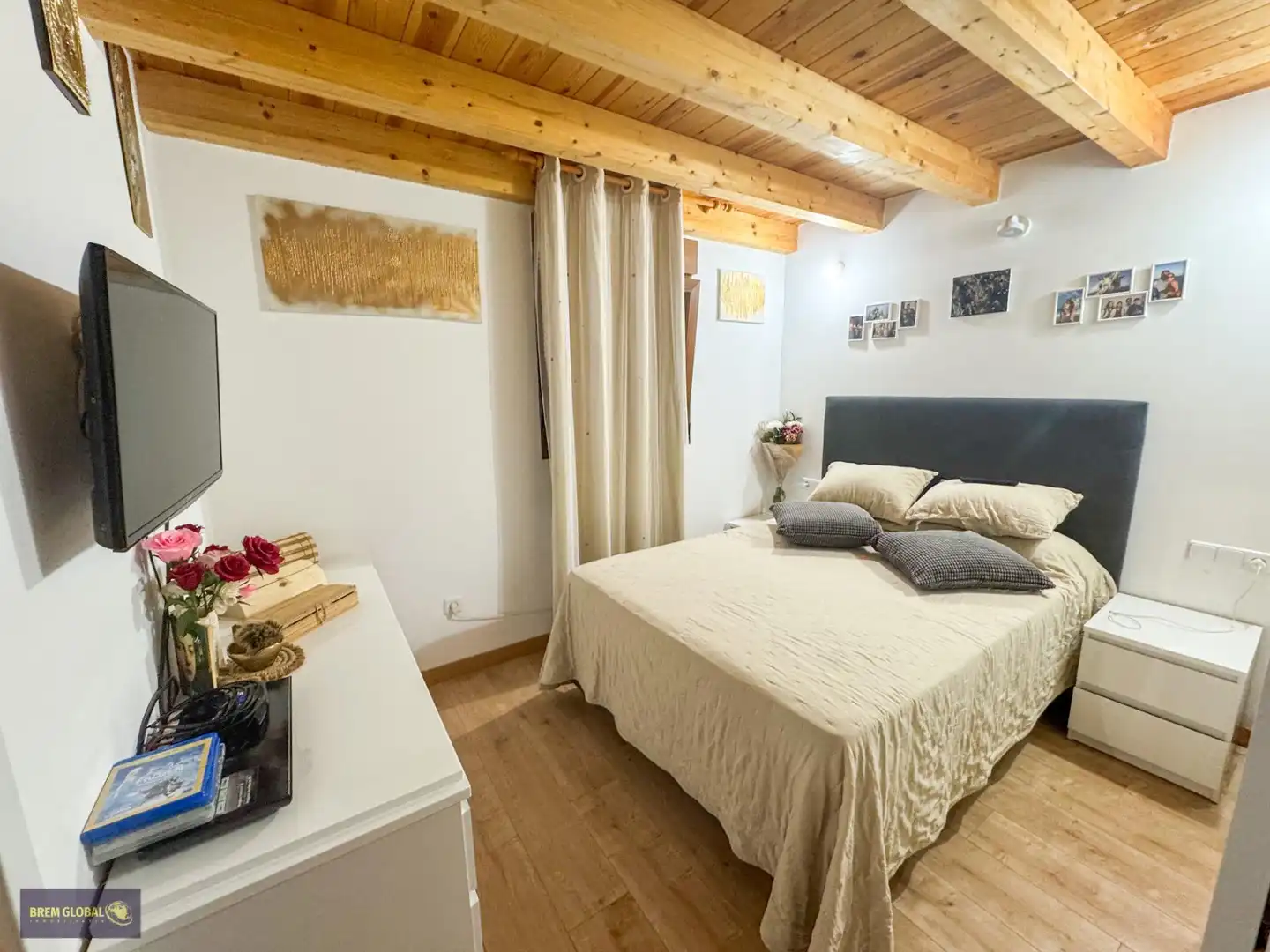 Dormitori de Casa o xalet en venda en La Cabrera amb Terrassa, Traster i Moblat