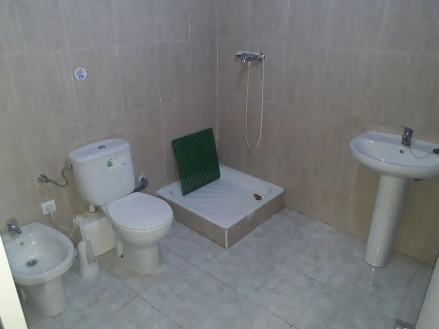 Bany de Local de lloguer en Carretera de Cádiz