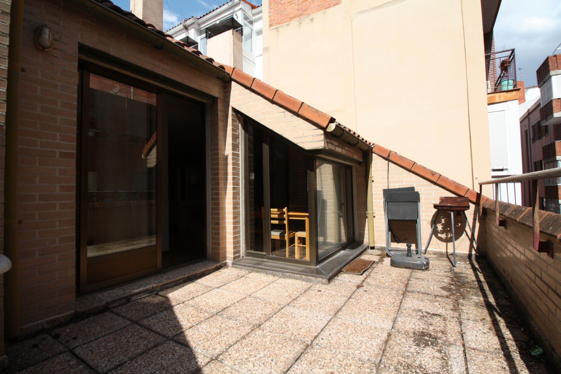 Dachboden miete in Calle Nogal, Caño Argales