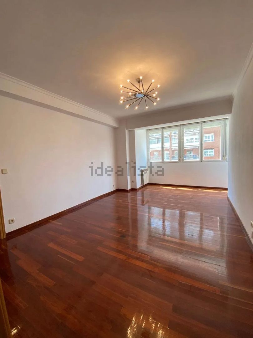 Living room of Flat to rent in  Madrid Capital  with Air Conditioner, Heating and Oven
