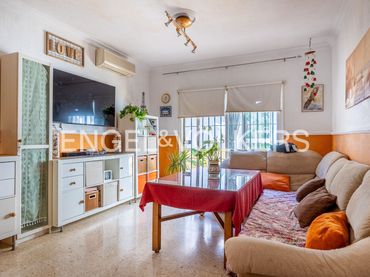 Casa a schiera con balcone in vendita a Olivares