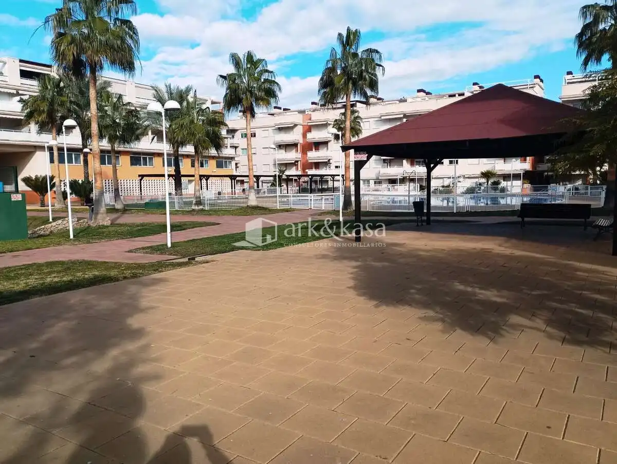 Aparcament de Apartament de lloguer en Almenara, Castellón