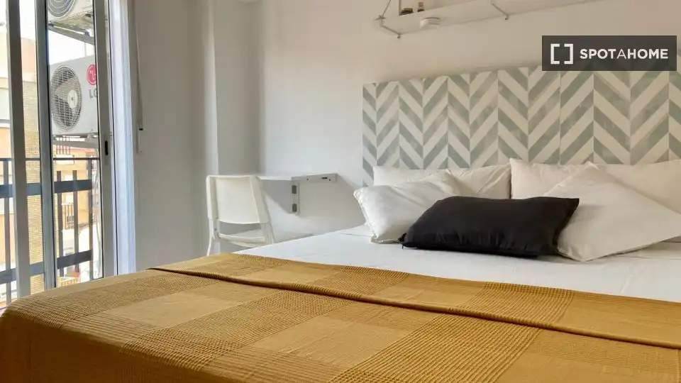 Room in Barrio de Benicalap