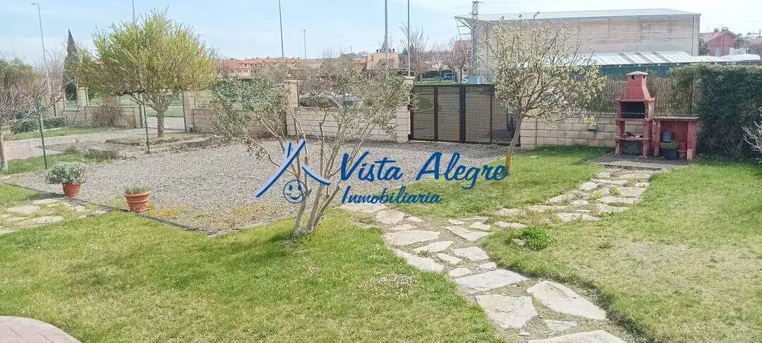 Vista exterior de Casa o xalet en venda en Rodezno amb Calefacció i Moblat