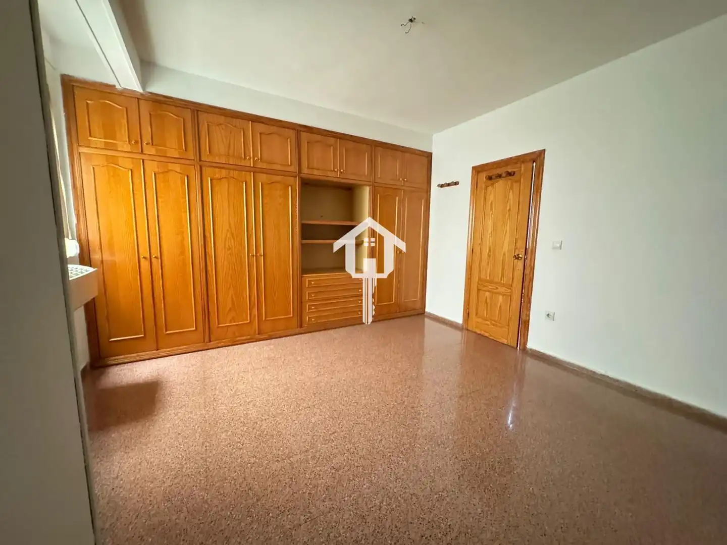 Casa adosada en venta en Alicante / Alacant con Terraza, Trastero y Amueblado