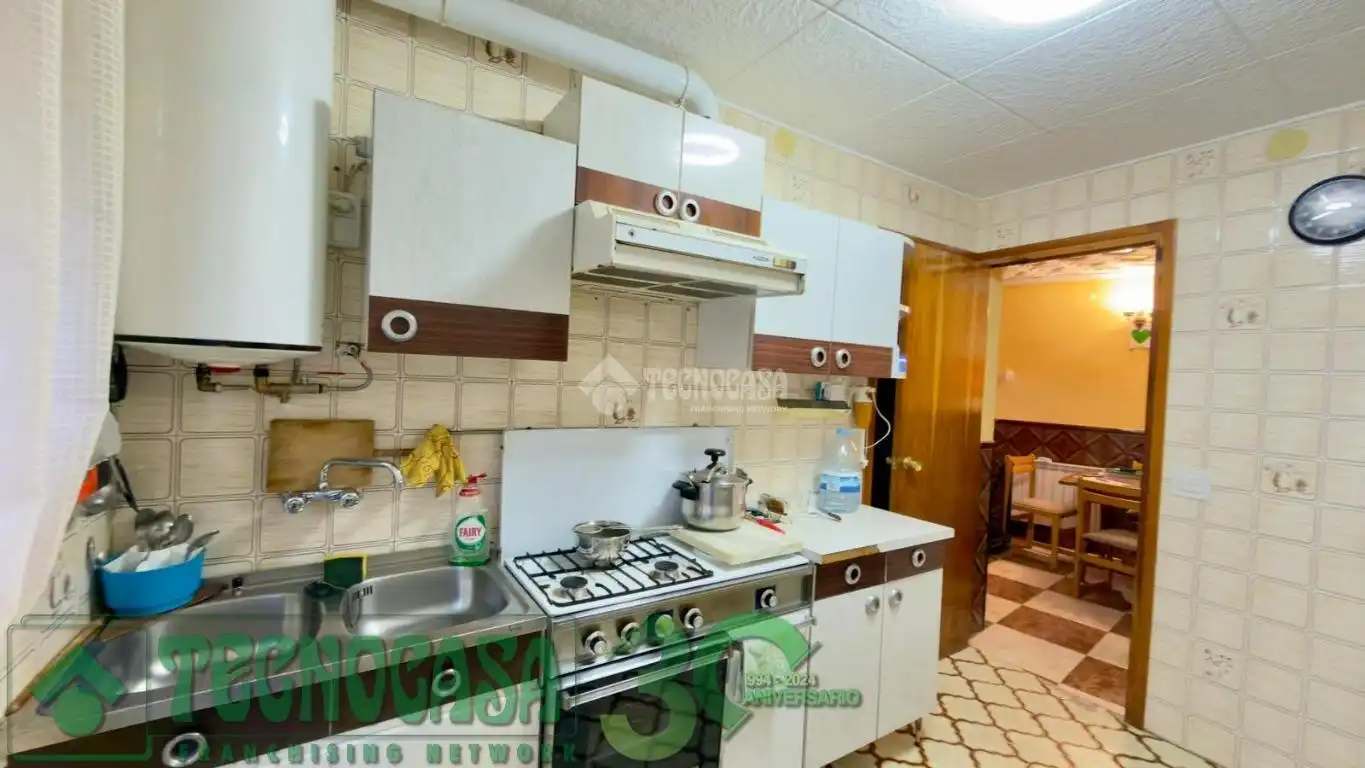 Cuina de Casa adosada en venda en Quero amb Calefacció i Terrassa