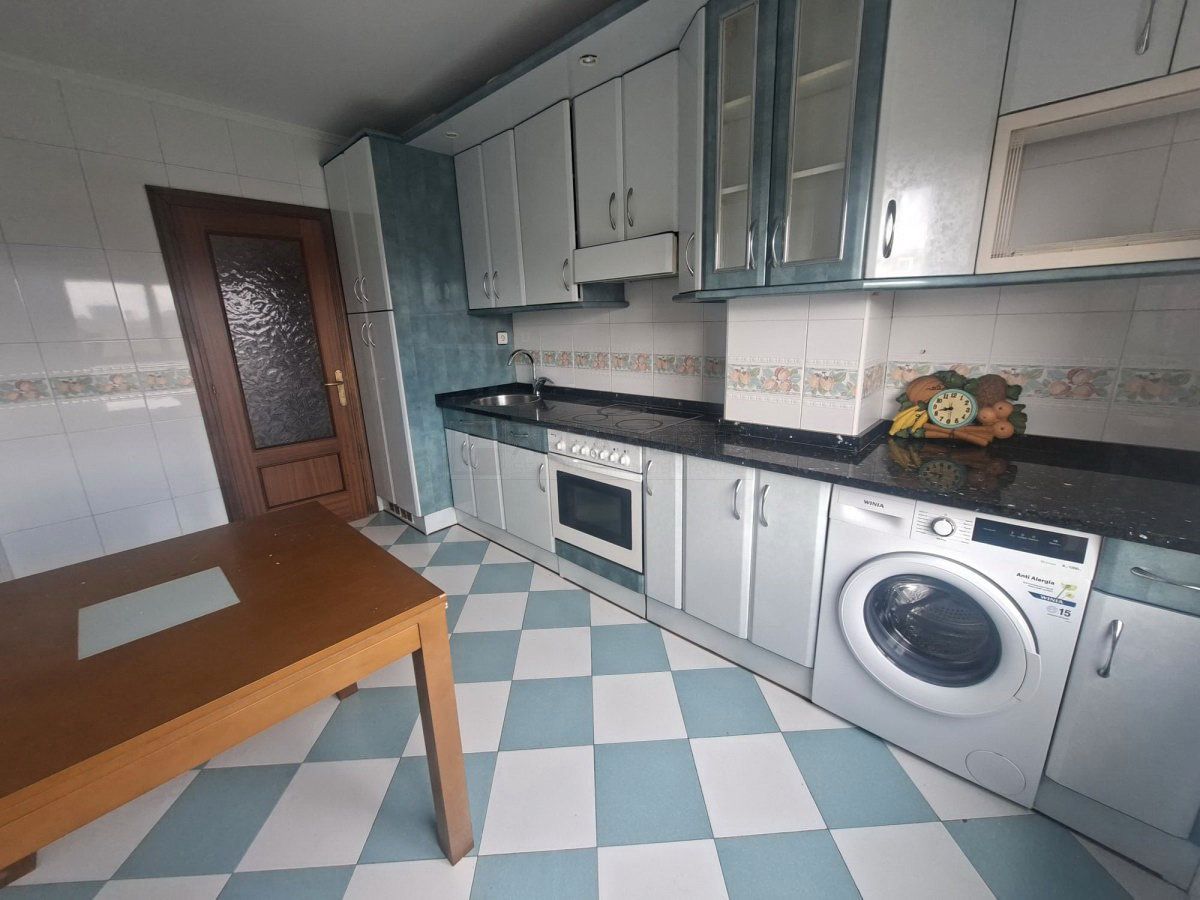 Kitchen of Flat for sale in Vitoria - Gasteiz  with Heating, Parquet flooring and Storage room