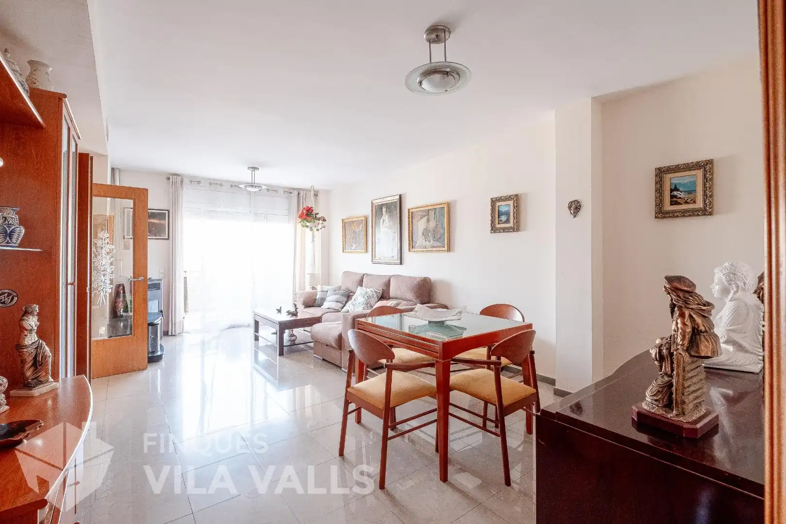 Sala d'estar de Casa o xalet en venda en Santa Eulàlia de Ronçana amb Aire condicionat i Terrassa
